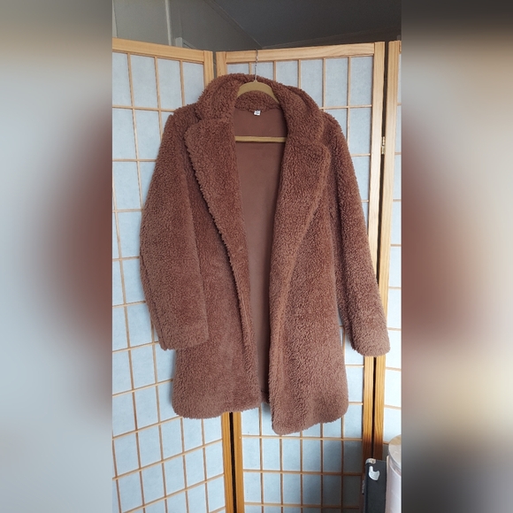 Uniqlo Jackets & Blazers - Uniqlo fleece / teddy coat
